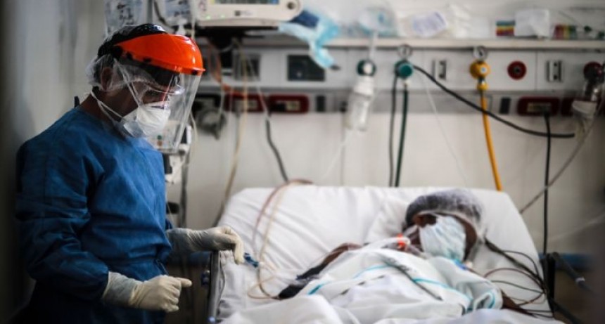 Más de 230.000 trabajadores sanitarios contrajeron coronavirus en Brasil