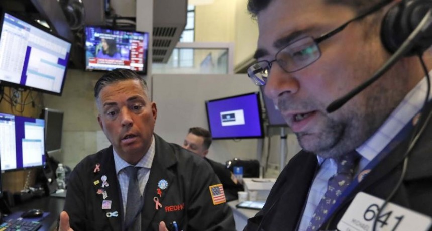 Wall Street cerró en rojo por las advertencias de la FED 