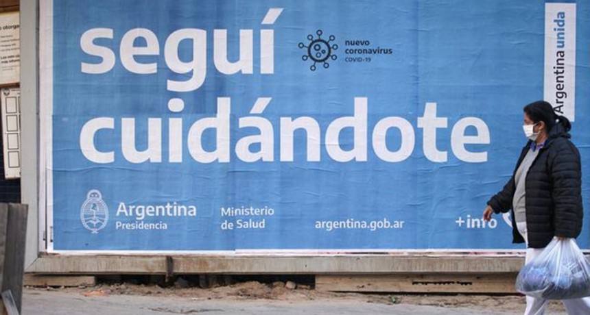 Argentina: confirmaron 300 muertes y 13.736 contagios en las últimas 24 horas