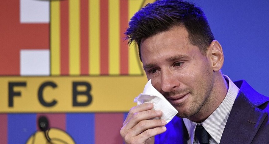 Visiblemente emocionado, Messi confirmó su salida del Barcelona
