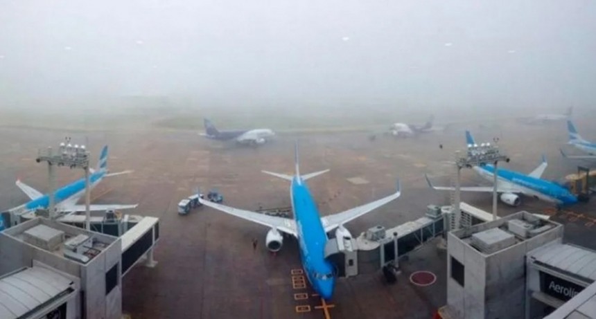 Vuelos afectados por la niebla en Ezeiza y Aeroparque