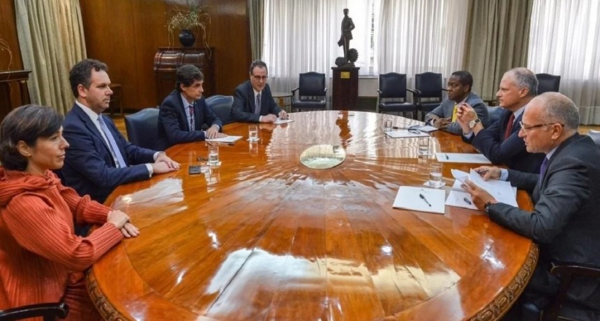 FMI analiza las medidas y ratifica el respaldo al Gobierno  
