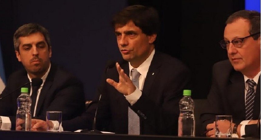 Lacunza: No hay ninguna razón para sacar los depósitos