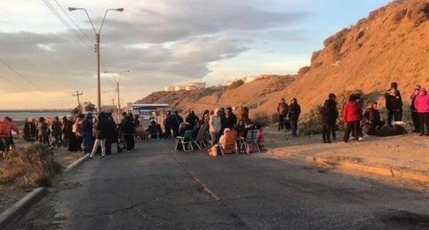 Bloquean una planta de YPF e impiden distribución
