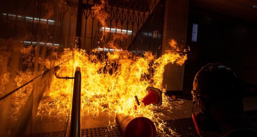 La violencia y el caos vuelven a Hong Kong