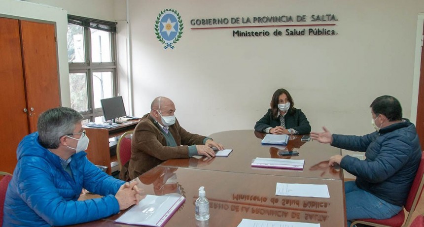 La ministra Josefina Medrano informó sobre salud pública a legisladores 
