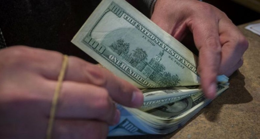 El Banco Central sigue vendiendo reservas para contener el dólar