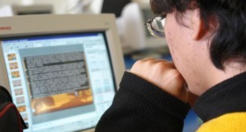 Los chicos y jòvenes necesitan del adulto para estudiar