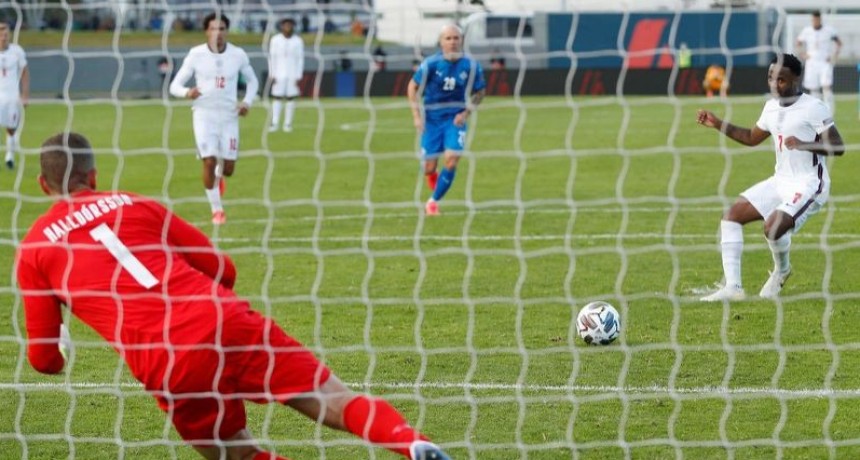 El insólito triunfo de Inglaterra sobre Islandia con un jugador menos