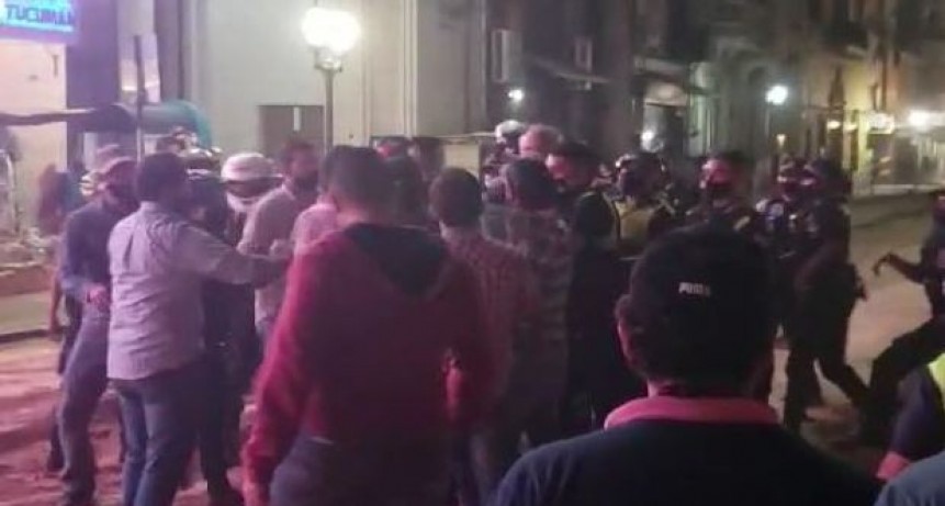 Violento enfrentamiento entre productores y la policía de Tucumán