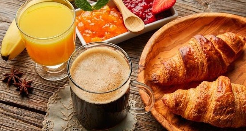Desayuno continental en casa