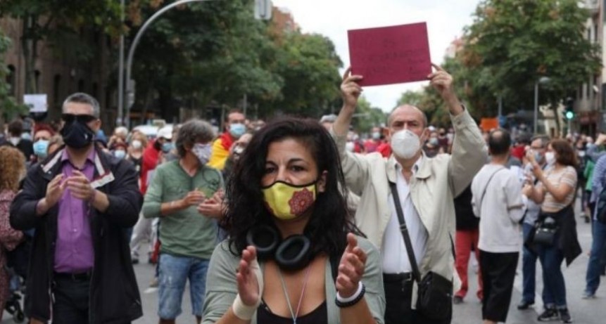 Madrid protesta contra restricciones ineficaces y discriminatorias 