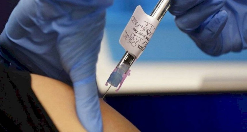 Segundo voluntario de vacuna de AstraZeneca desarrolló enfermedad neurológica ‘inexplicable’