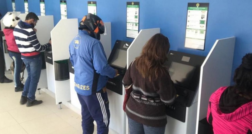 Empleados públicos provinciales cobran setiembre