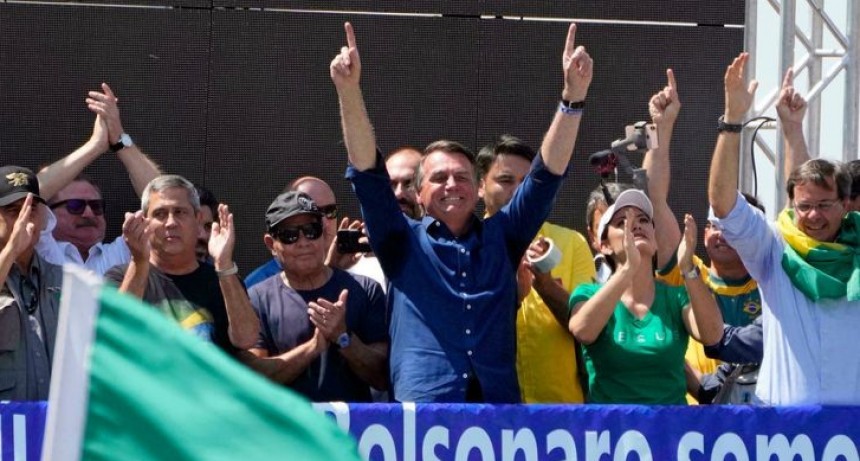 Jair Bolsonaro aseguró que 'solo Dios me sacará' de la presidencia