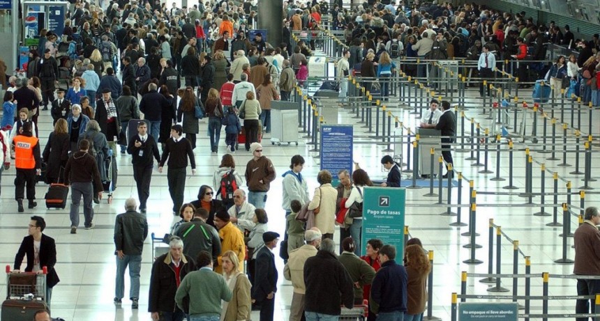 Reabren las fronteras terrestres y se habilita el turismo extranjero