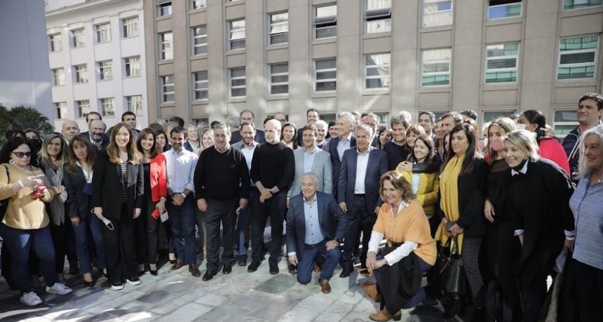 Los  candidatos que competirá en los principales distritos