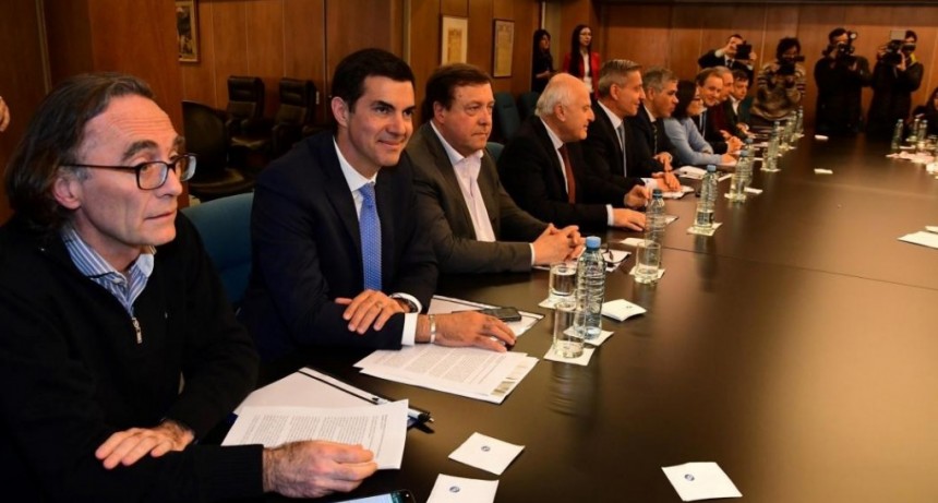 Naciòn debe compensar a provincias por IVA y Ganancias