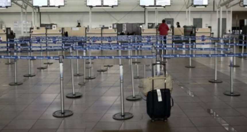 Aerolíneas Argentinas y Austral paran el fin de semana