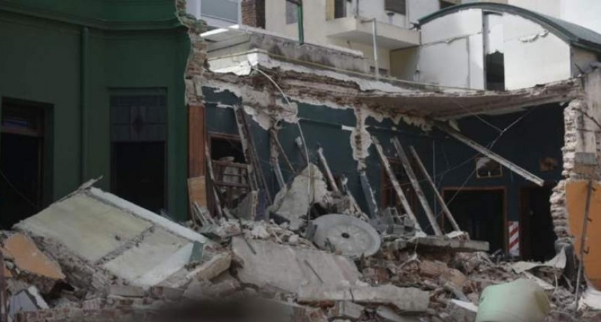 Un derrumbe destruyó un restobar en Nueva Córdoba