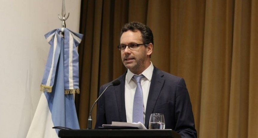 Sandleris reconoció la “fuerte caída de las reservas” despues de la PASO