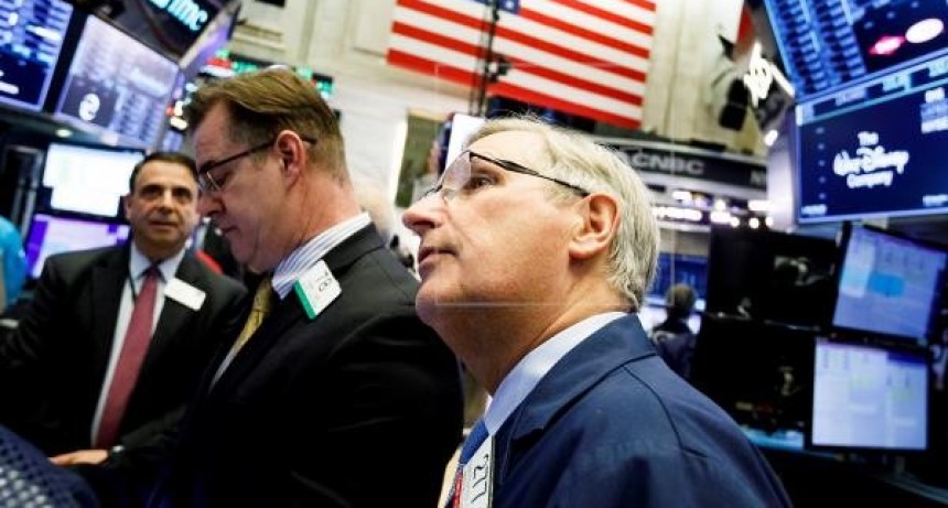 Wall Street cerró este lunes con leves pérdidas