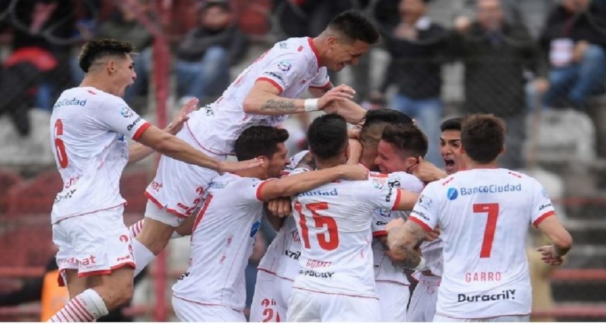 Huracán le ganó a San Lorenzo un clásico caliente