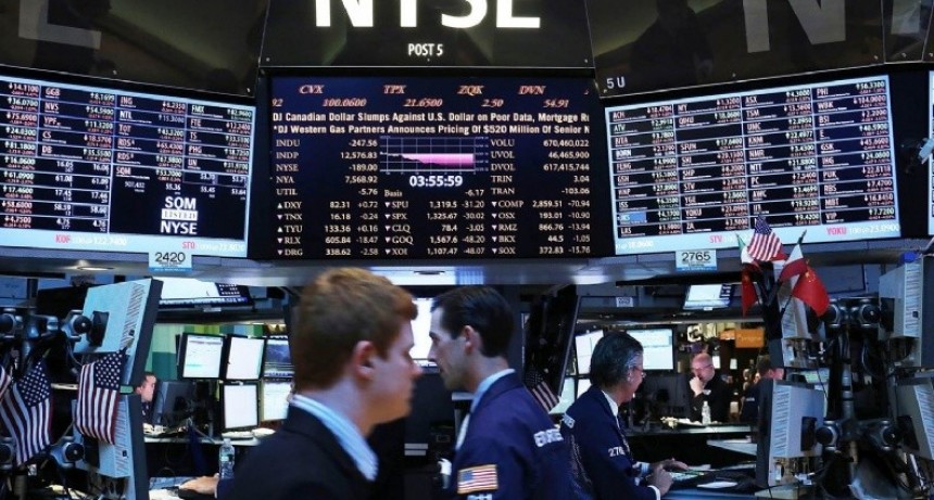 Wall Street cierra al alza tras resultados y avances comerciales