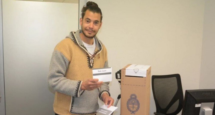 Los argentinos que residen en el exterior empezaron a votar