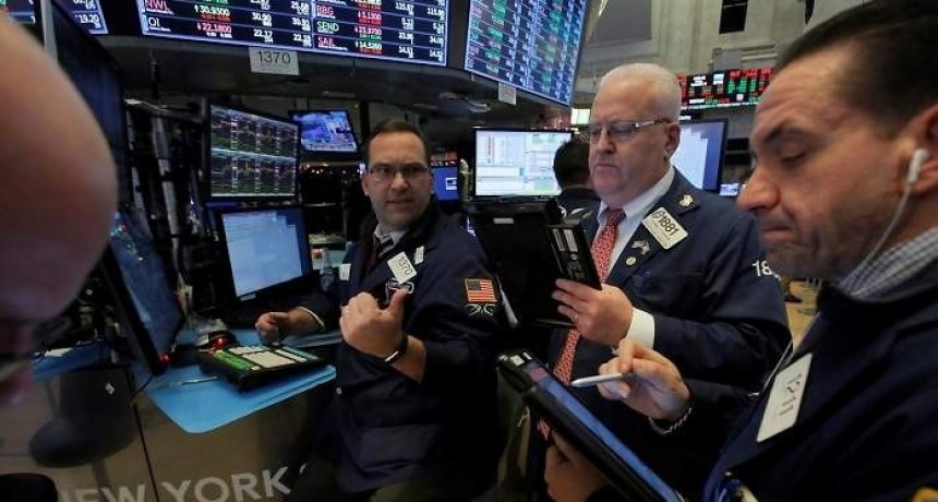Wall Street cerro en alza con otro récord en el S&P 500