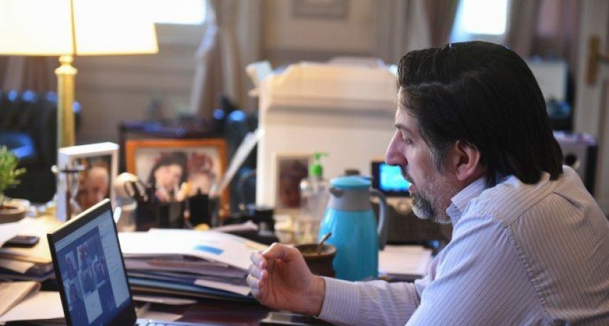 Nicolás Trotta:actividades'no escolares' -o bien,'actividades educativas y culturales'