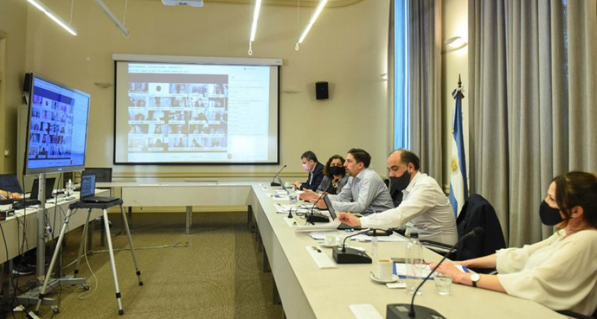 Nicolás Trotta: el regreso presencial cada provincia lo decide por su semáforo epidemiológico