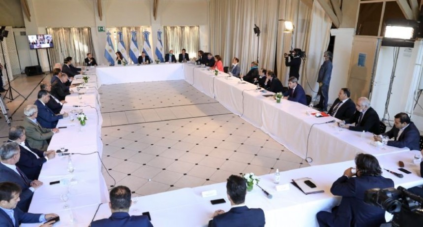 Los 24 gobernadores aceptaron las propuestas del Presidente para enfrentar la pandemia