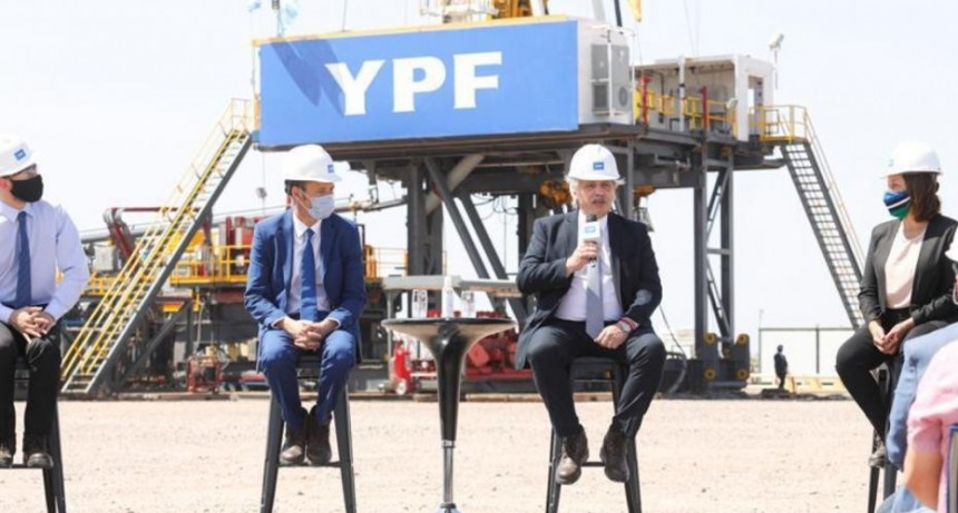 Fernandez : 'reconstruir YPF' se necesita a la empresa 'más viva y más fuerte'