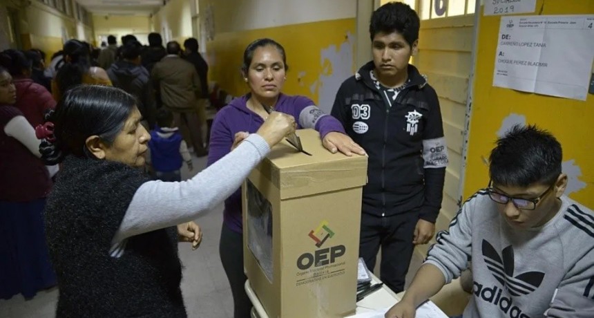 En Argentina son 142.000 bolivianos que votarán este domingo 