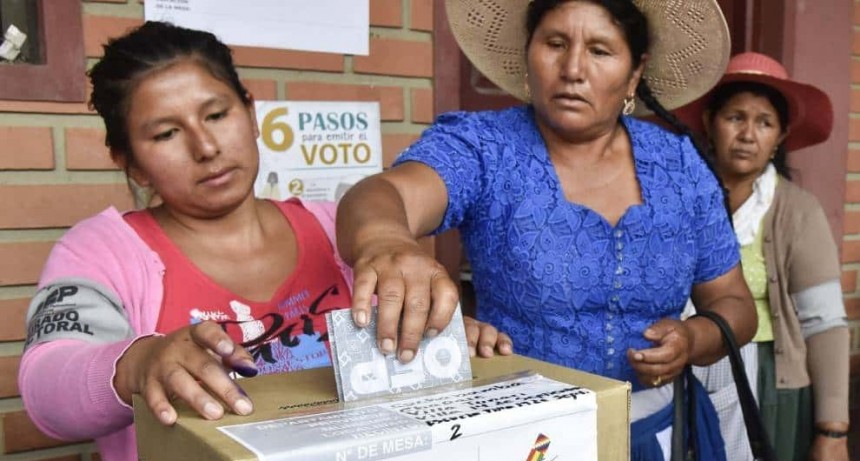 Bolivia:  cerraron los centros de votación se esperan resultados 
