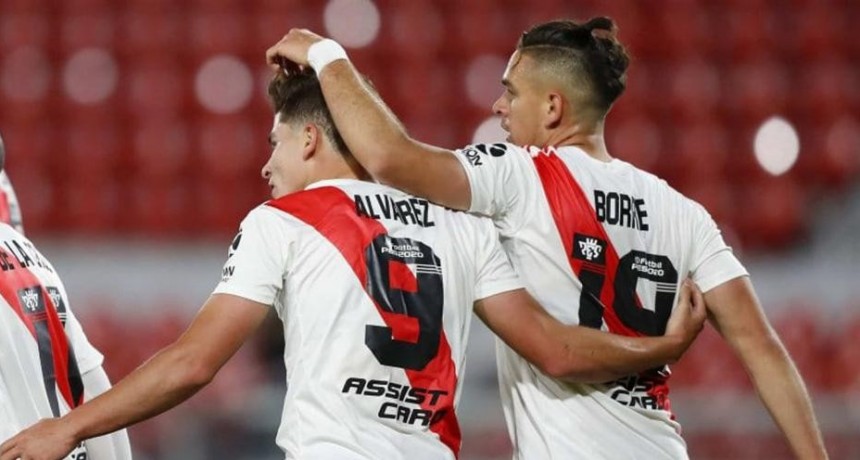 River goleó a Liga de Quito y se aseguró el primer puesto del grupo D