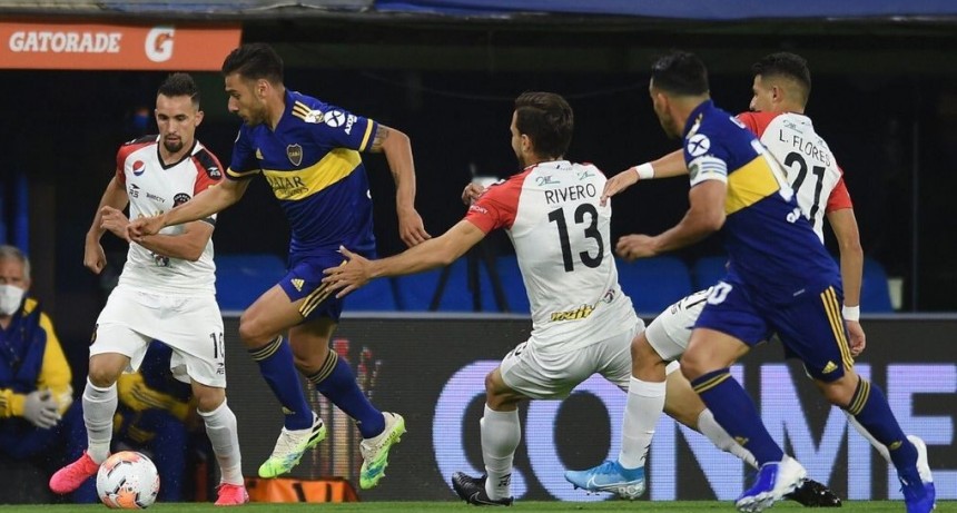 Boca le gana con facilidad a Caracas