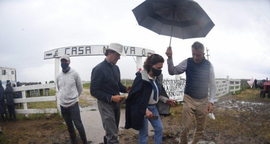 La Justicia ordenó desalojar el campo usurpado por militantes de Juan Grabois 