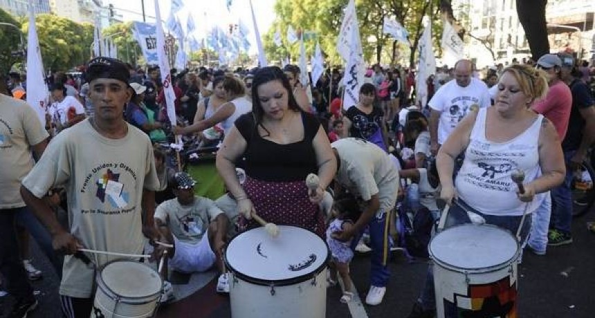Piqueteros hacen bloqueos en todo el país