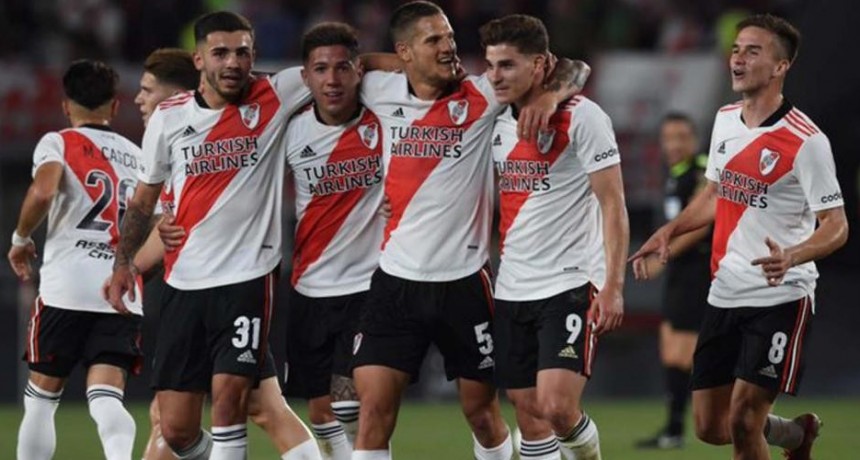 River goleó a Argentinos en el Monumental
