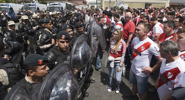 La barbarie se apodero de la final de la Copa Libertadores