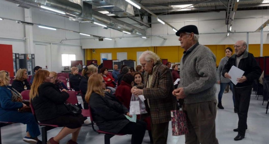Jubilados cobraran diciembre con el 8,74%