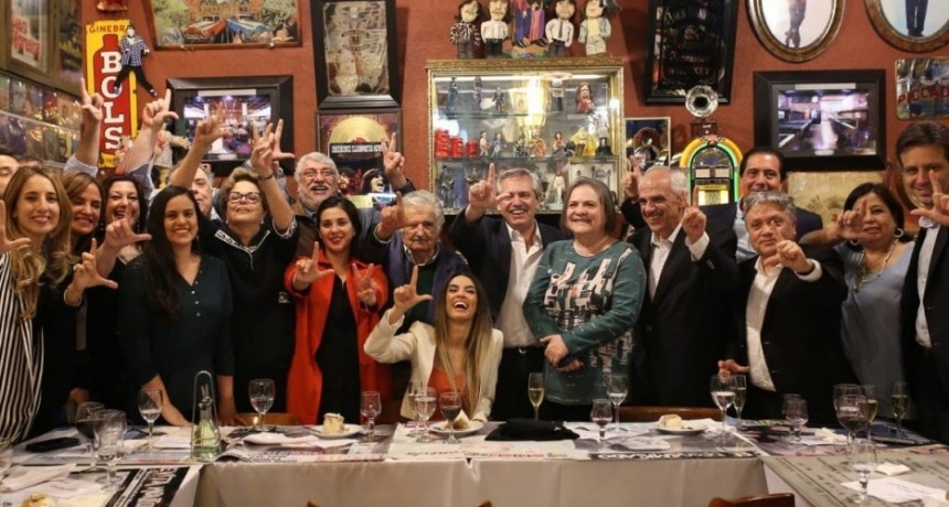 Fernández abre la cumbre con el Grupo Puebla y define su gabinete