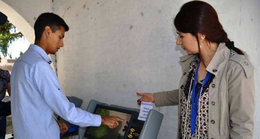 Salta se prepara para elegir gobernador mañana 