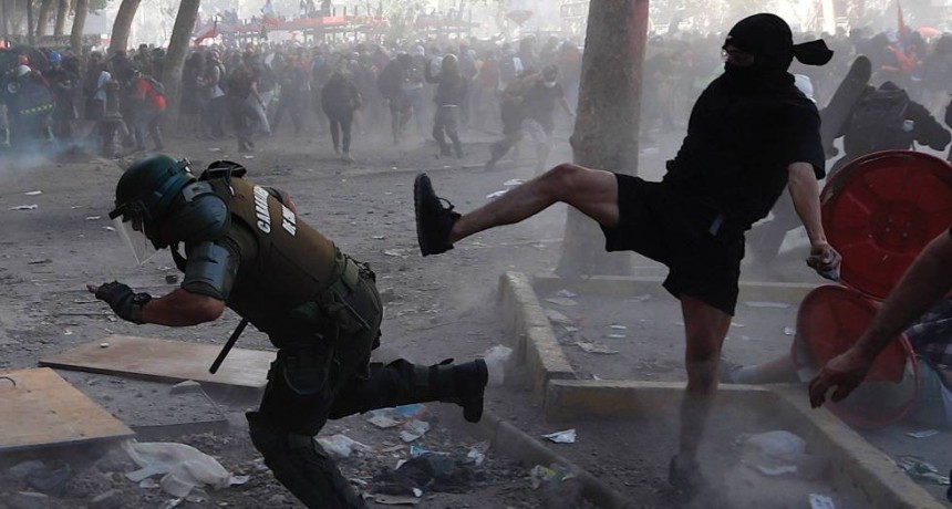 Chile negocia contra reloj una salida a la crisis