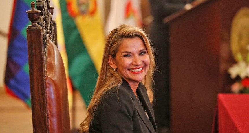 Jeanine Áñez, Alberto Fernandez defiende a Evo porque no tiene información correcta 