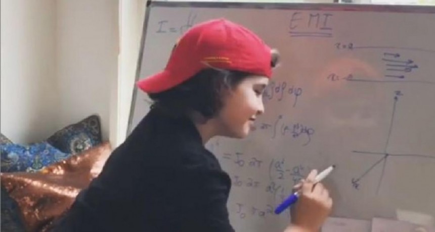 Un niño de 9 años a punto de graduarse en ingeniería eléctrica