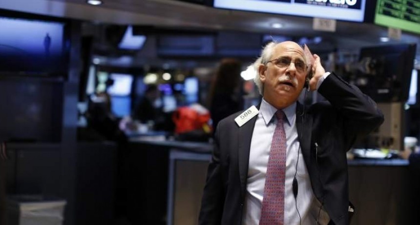Wall Street continúa en zona de máximos