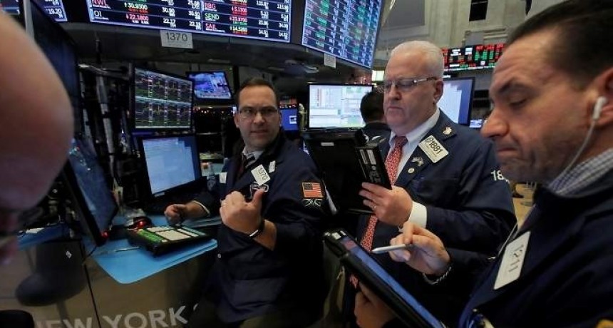 Wall Street se han anotado ligeras caídas